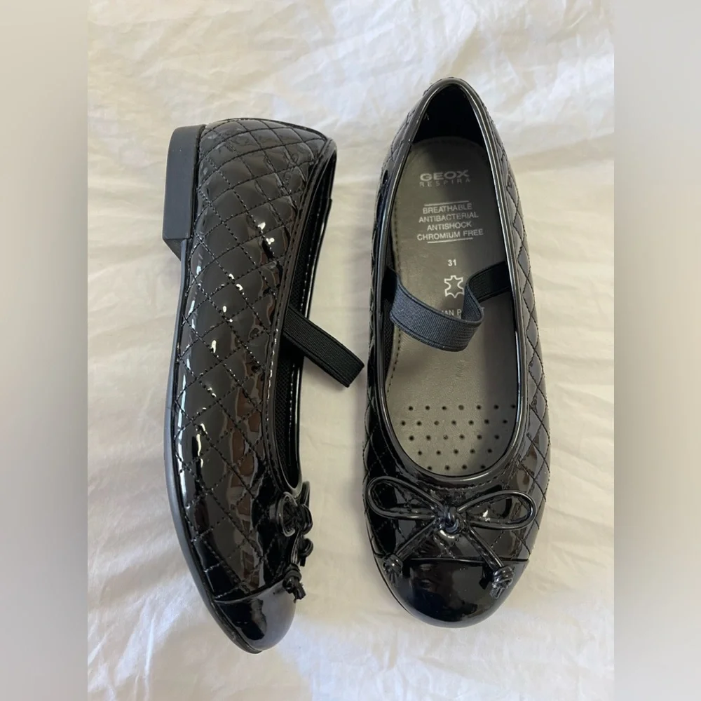 Geox Respira Girls | Size US 13 | Euro 31 |Black Patent Leather Mary Jane Flats